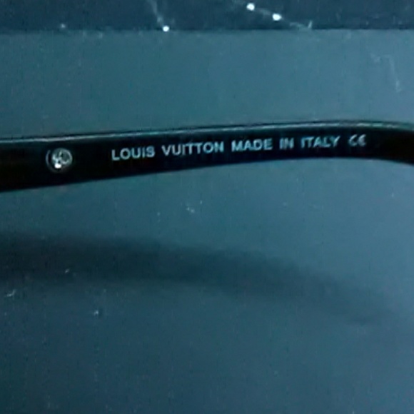 Louis Vuitton Glasses - Picture 5 of 5